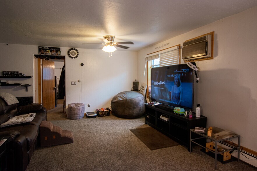 More Photos Of 1035 Park Ave, Monte Vista Specialty For Sale