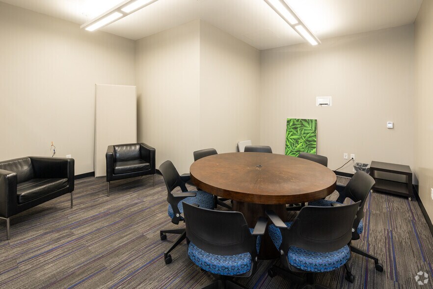 More Photos Of 200 N Saint Clair St, Toledo Office Residential For Lease