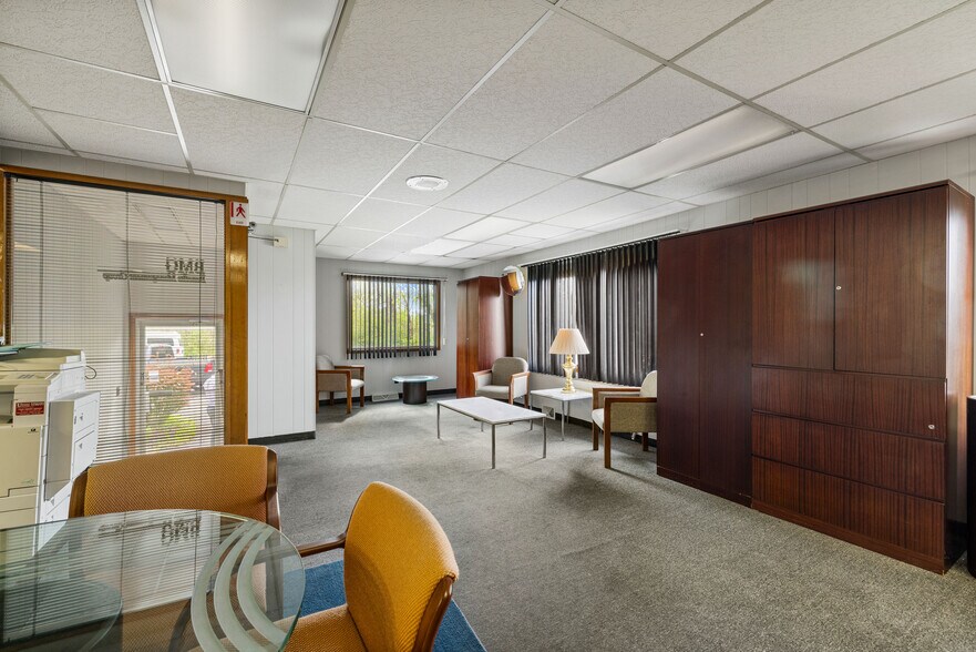 More Photos Of 6351 Transit Rd, Lancaster Office For Sale