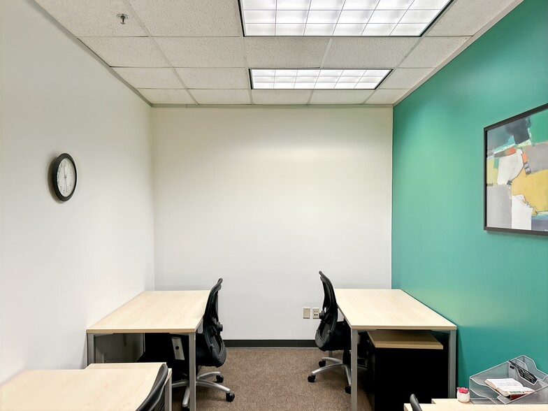 More Photos Of 1400 Broadfield Blvd, Houston Coworking Space