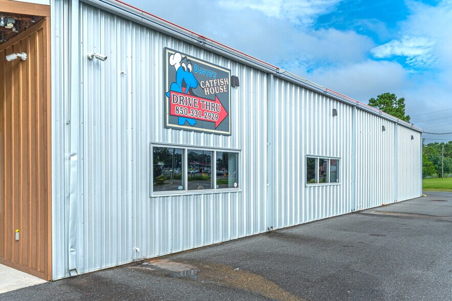 More Photos Of 1296 N Ferdon Blvd, Crestview Restaurant For Sale