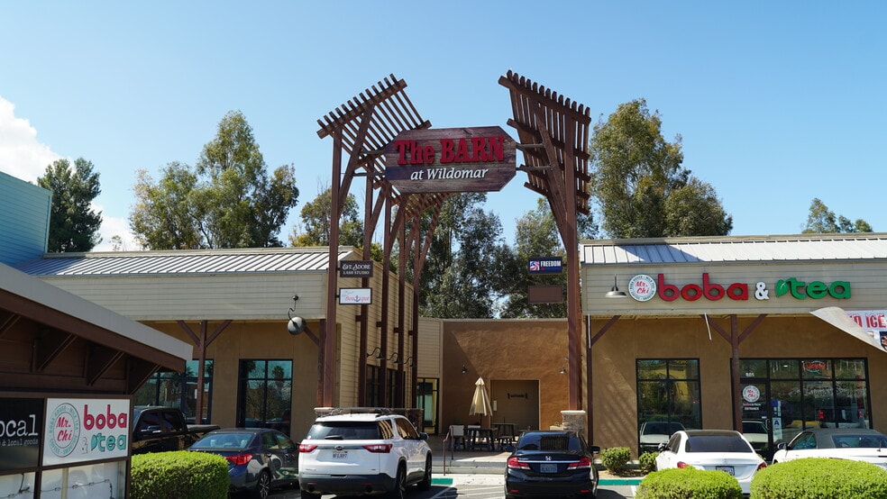 More Photos Of 32395A-32395B Clinton Keith Rd, Wildomar Unknown For Lease