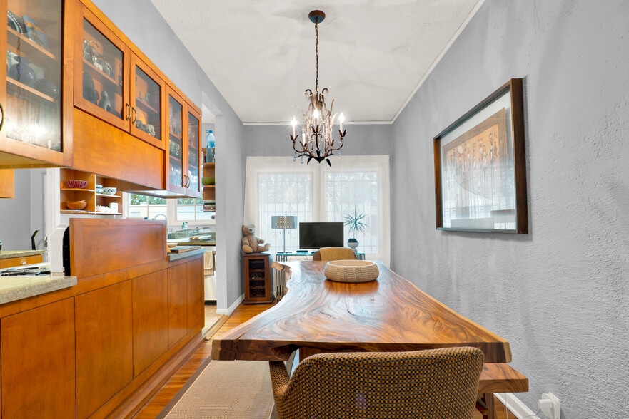 More Photos Of 811 N Citrus Ave, Los Angeles Multifamily For Sale