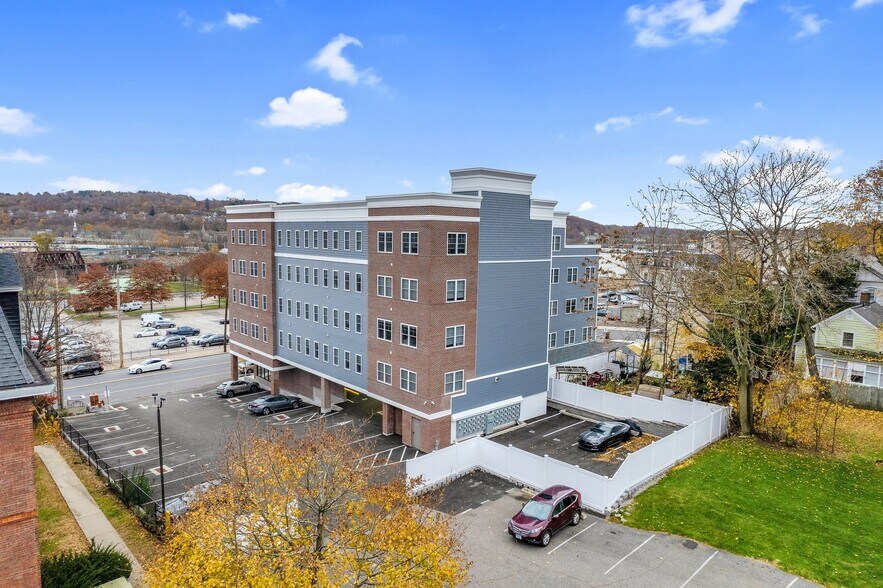 More Photos Of 356 Howe Ave, Shelton Apartments For Lease