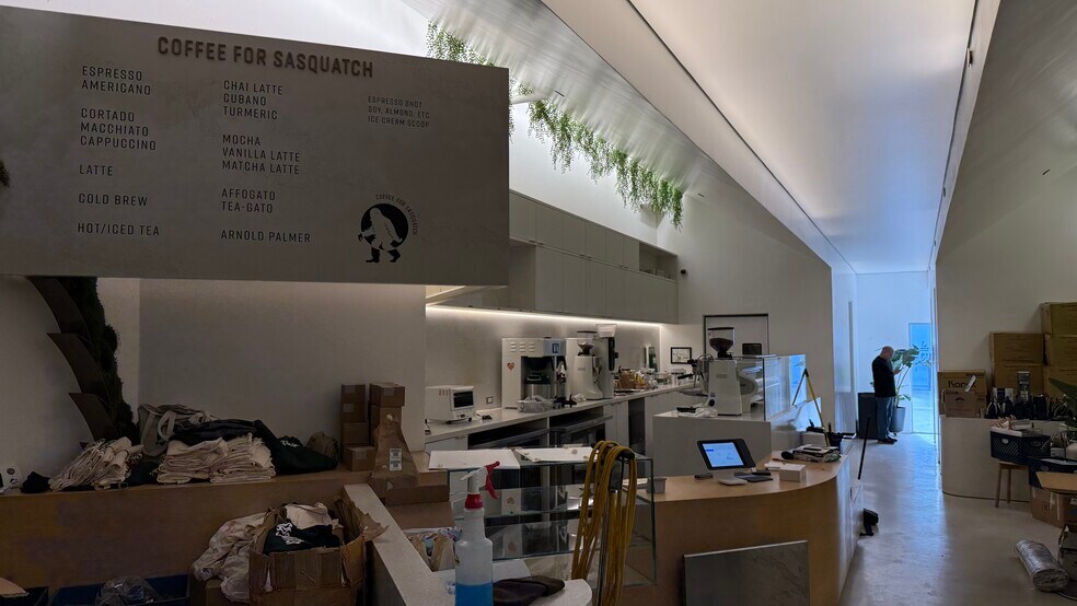 More Photos Of 7016-7024 Melrose Ave, Los Angeles Office For Sale