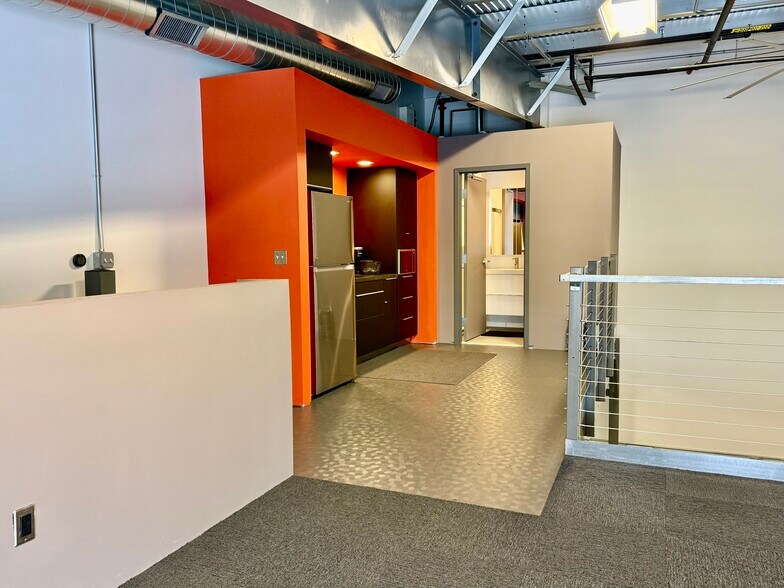 More Photos Of 123 Pit Ln, Pontiac Specialty For Sale