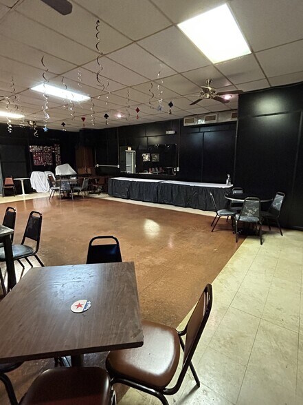 More Photos Of 988 W Bowery St, Akron Bar For Sale