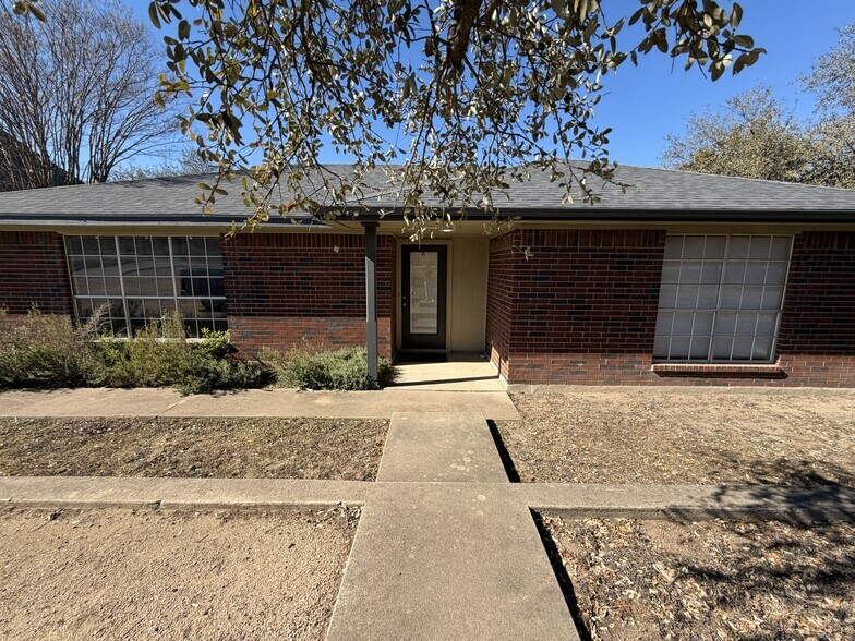 Primary Photo Of 1030 Canyon Bend Dr, Dripping Springs Industrial For Lease