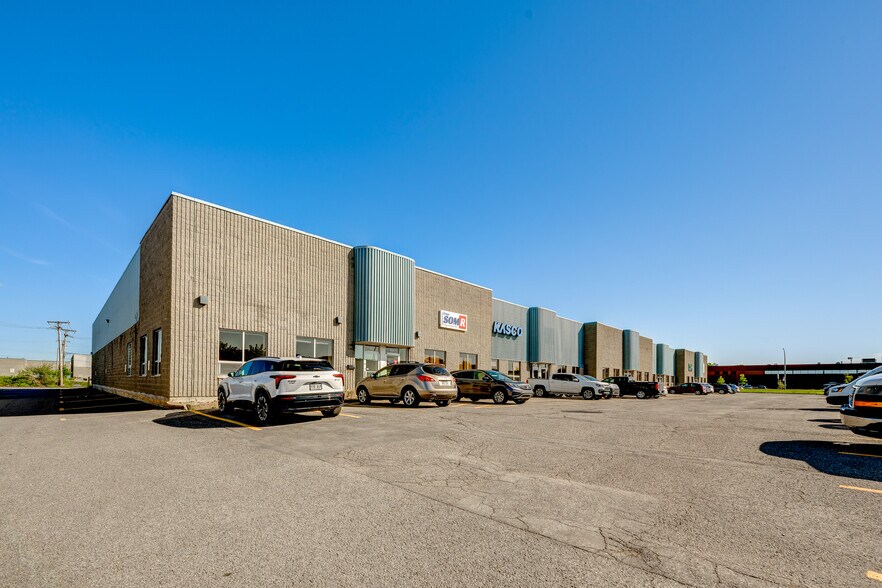 More Photos Of 901-937 Rue Michelin, Laval Flex For Lease