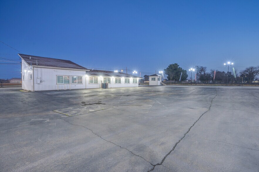 More Photos Of 854 Crows Landing Rd, Modesto Auto Dealership For Sale