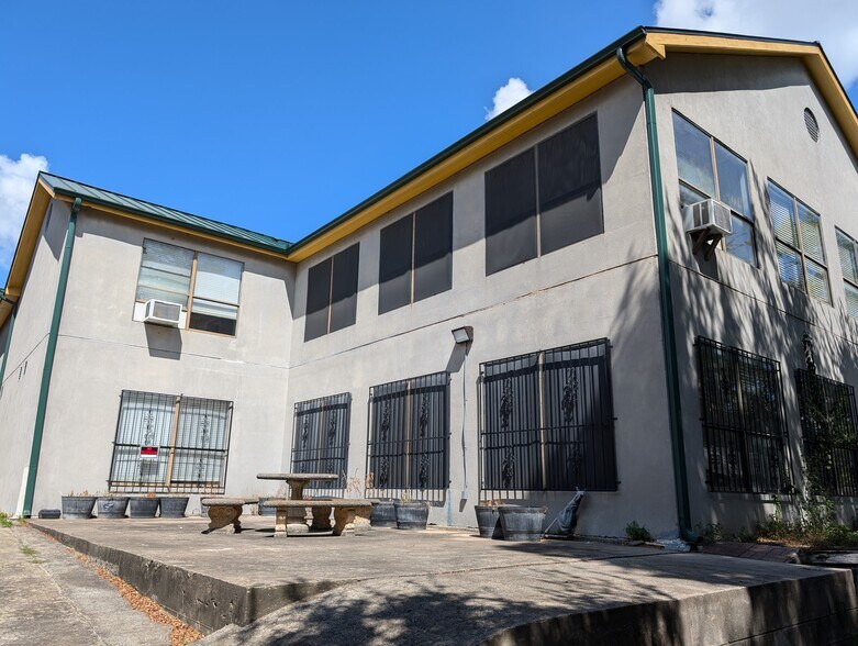 More Photos Of 4005 Menchaca Rd, Austin Medical For Sale