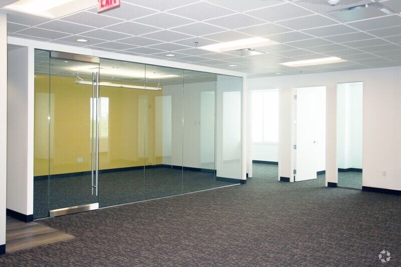 More Photos Of 12950 Worldgate Dr, Herndon Office For Lease