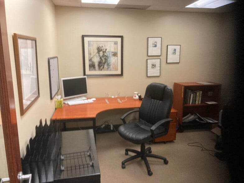 More Photos Of 914 Mount Kemble Ave, Morristown Office For Lease