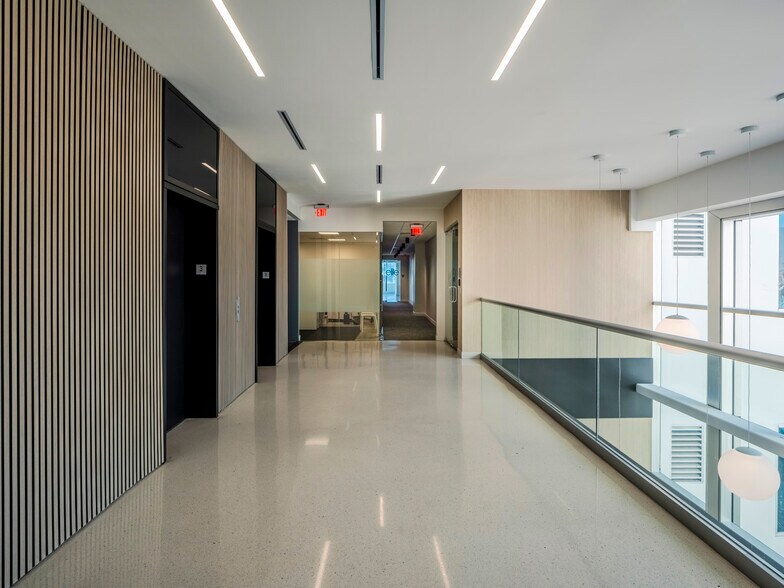 More Photos Of 555 Washington Ave, Miami Beach Office For Lease