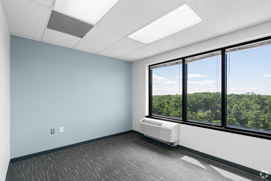 More Photos Of 6196 Oxon Hill Rd, Oxon Hill Medical For Lease