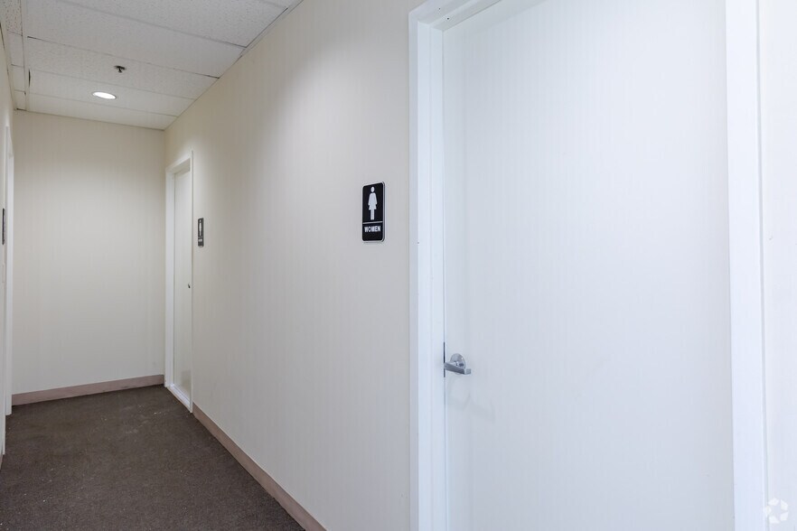 More Photos Of 1715-1785 Winnetka Cir, Rolling Meadows Unknown For Sale