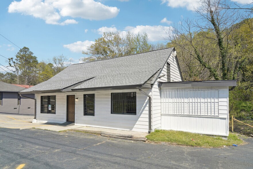 More Photos Of 401 SW Cleveland Ave, Atlanta Office Residential For Sale