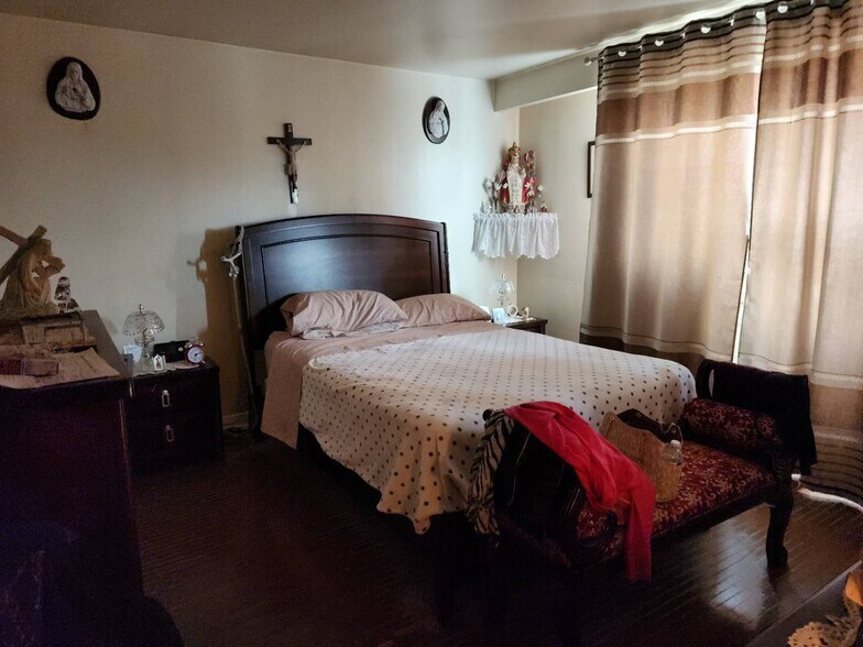 More Photos Of 50 Amherst Av, Toronto Apartments For Sale