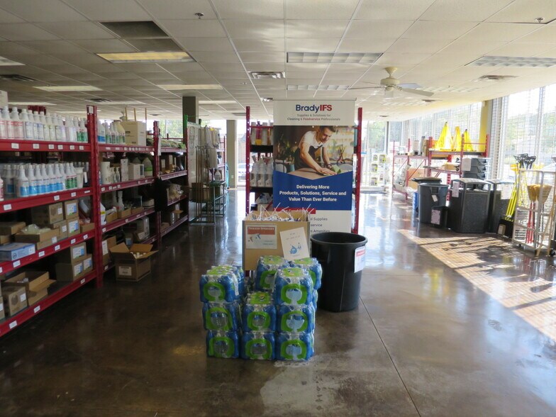 More Photos Of 3394 Winchester Rd, Memphis Warehouse For Sale