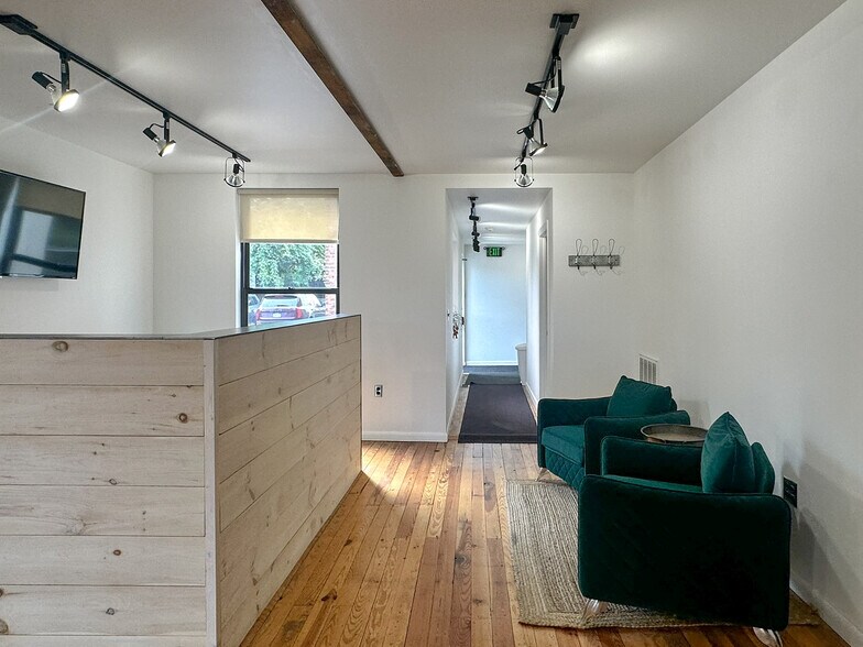 More Photos Of 412 Main St, Utica Warehouse For Lease