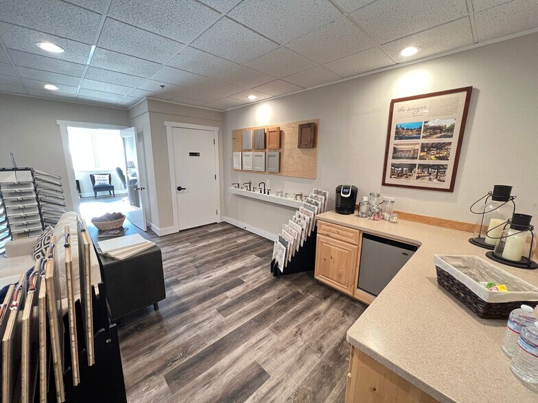 More Photos Of 40200 Truckee Airport Rd, Truckee Office For Lease