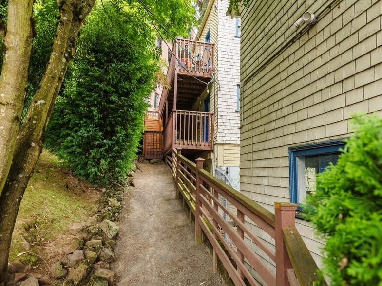 More Photos Of 2308-2326 SW Osage St, Portland Apartments For Sale