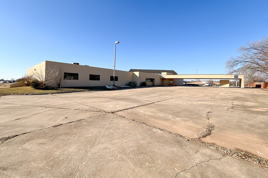More Photos Of 3200 E Memorial Rd, Edmond Medical For Sale