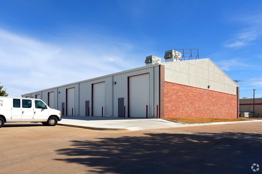 More Photos Of 8031-8043 W Reno Ave, Oklahoma City Unknown For Lease