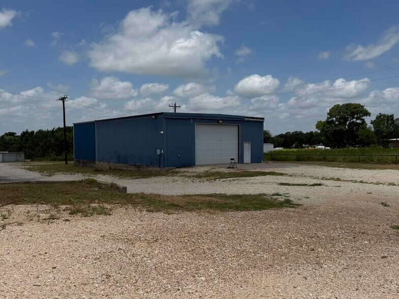 More Photos Of 5808 Fm 3455 Rd, Navasota Manufacturing For Lease