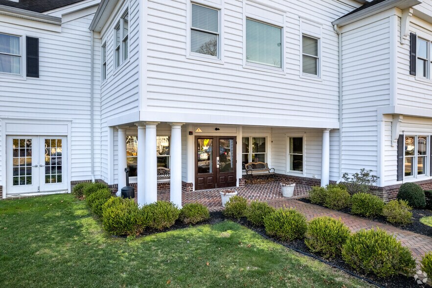 More Photos Of 107 Tindall Rd, Middletown Office For Lease