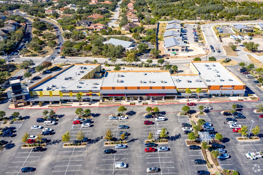 More Photos Of 20821 Hwy 281, San Antonio General Retail For Lease