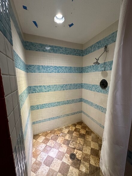 More Photos Of 1827 Hope St, Los Angeles Warehouse For Lease