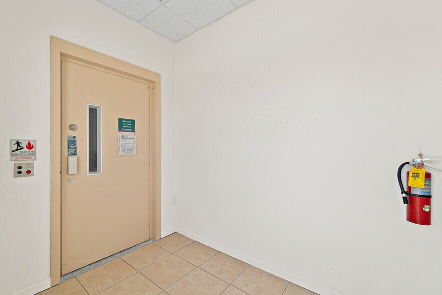 More Photos Of 3270 Highway A1A, Melbourne Beach Office For Lease