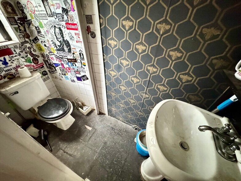 More Photos Of 134 Boerum St, Brooklyn Apartments For Lease