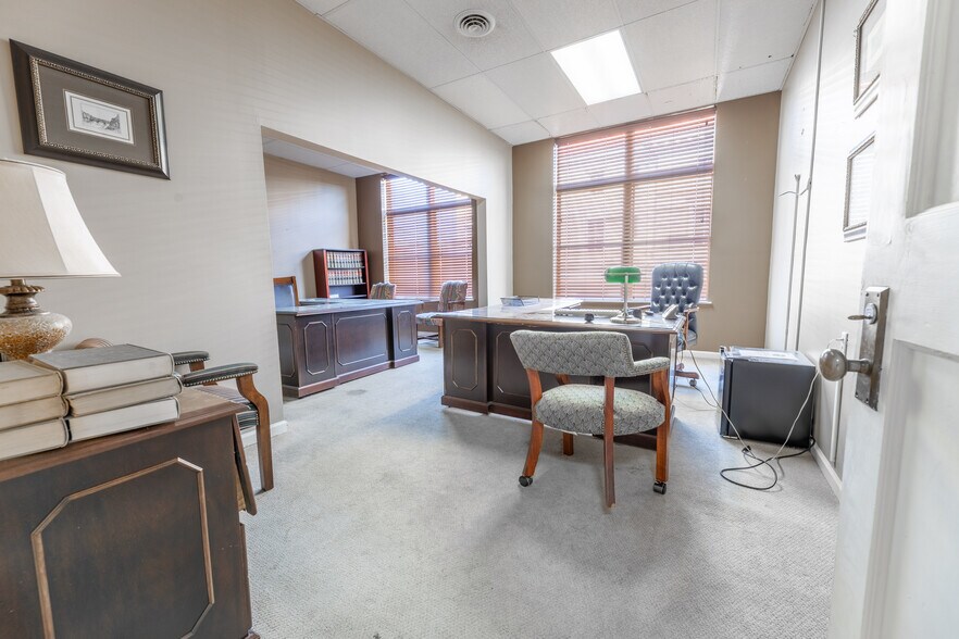 More Photos Of 546 Broad St, Gadsden Storefront Retail Office For Sale