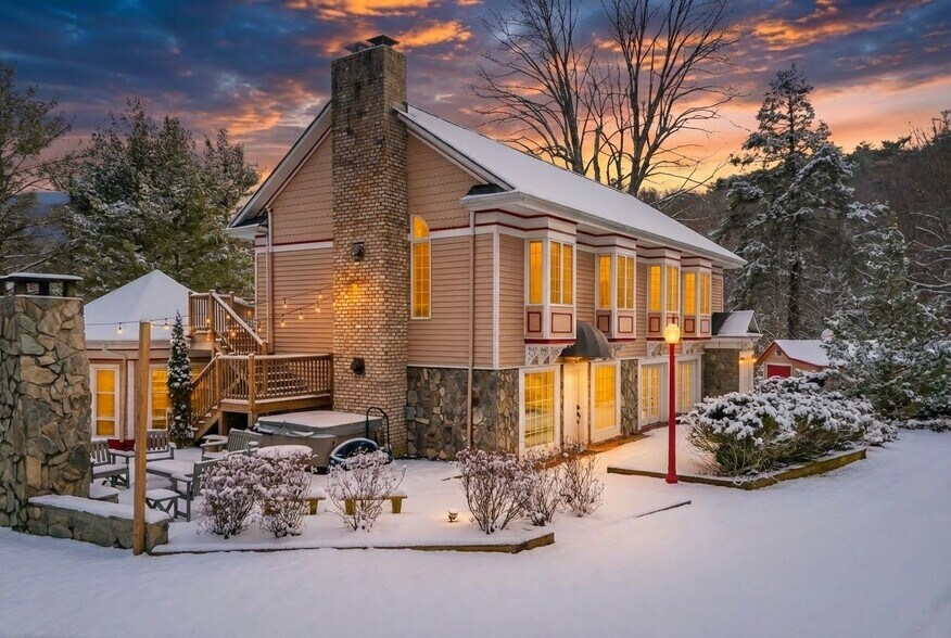 More Photos Of 1644 Broadstone Rd, Banner Elk General Retail For Sale