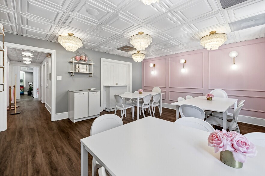 More Photos Of 3 E Market St, Leesburg Office For Sale