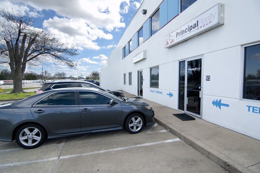 More Photos Of 95-101 Arco Dr, Saint Charles Warehouse For Sale