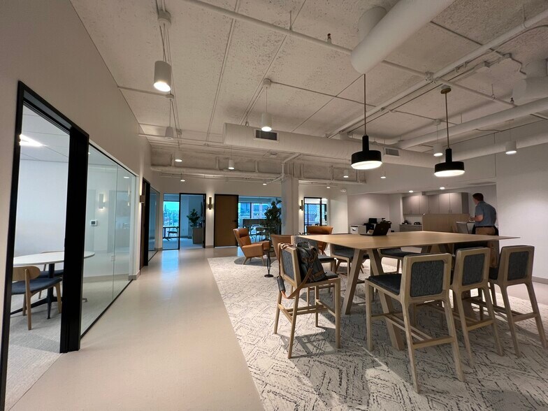 More Photos Of 201 W Wisconsin Ave, Neenah Apartments For Lease