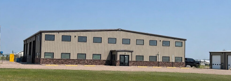 More Photos Of 14472 Commerce Park Blvd, Williston Warehouse For Sale