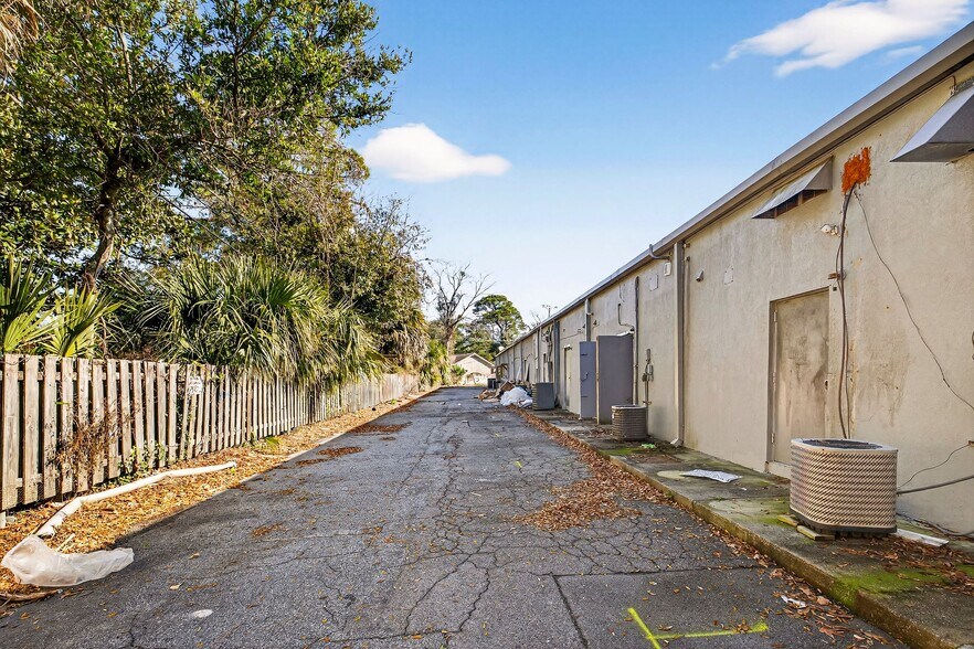 More Photos Of 4421-4443 Skidaway Rd, Savannah Storefront Retail Office For Lease