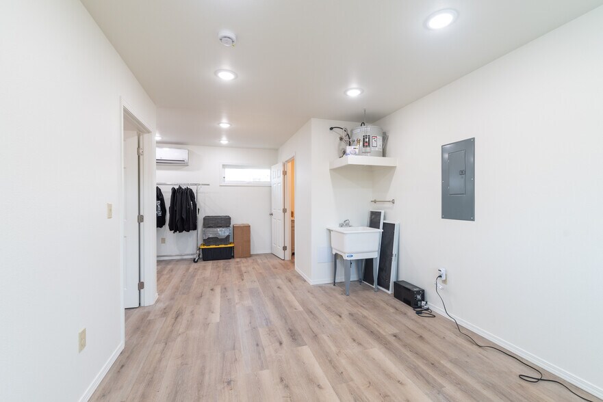 More Photos Of 7196/7198/7204 North Tongass Hwy, Ketchikan General Retail For Sale