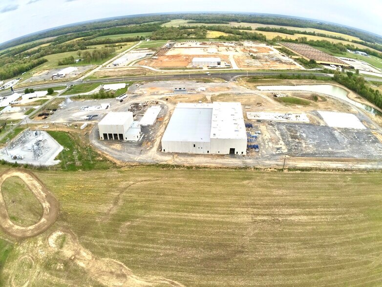 More Photos Of 3155 US-45, Mayfield Distribution For Sale