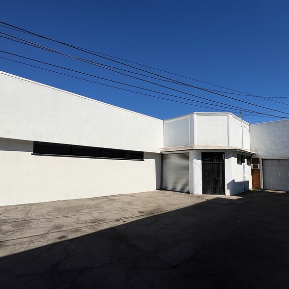 Primary Photo Of 2516 Daly St, Los Angeles Showroom For Lease