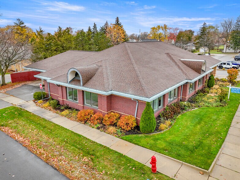 More Photos Of 27621 Warren Rd, Garden City Freestanding For Lease