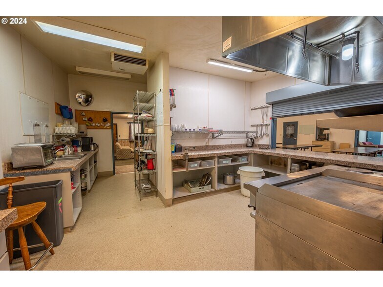 More Photos Of 58787 Hwy 101 hwy, Coos Bay Correctional Facility For Sale