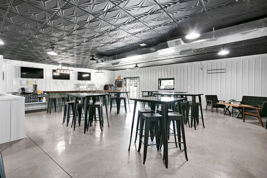 More Photos Of 120 M.L.K. ave, Lebanon Bar For Sale