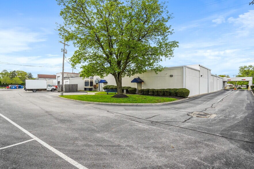 More Photos Of 4000 E Broad St, Whitehall Convenience Store For Sale