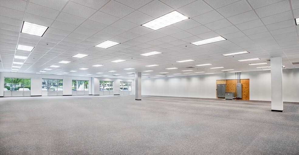 More Photos Of 2435 Commerce Ave, Duluth Unknown For Lease