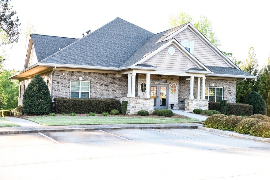 Primary Photo Of 1208 Greenbelt Dr, Griffin Office For Lease